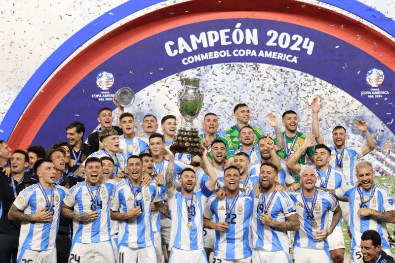 Argentina hiện là đội tuyển sở hữu nhiều chức vô địch Copa America nhất với 16 danh hiệu.