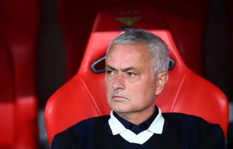 mourinho dang huan luyen doi nao