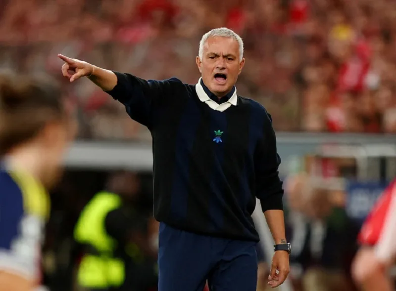 mourinho dang huan luyen doi nao