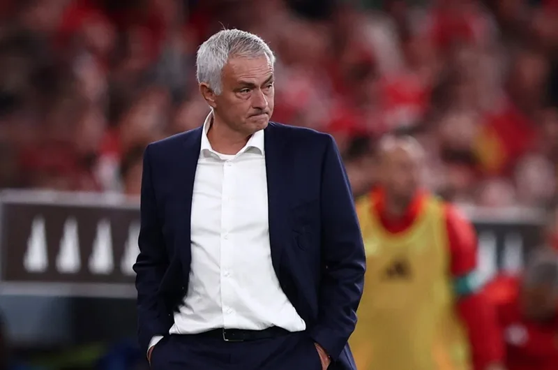 mourinho dang huan luyen doi nao