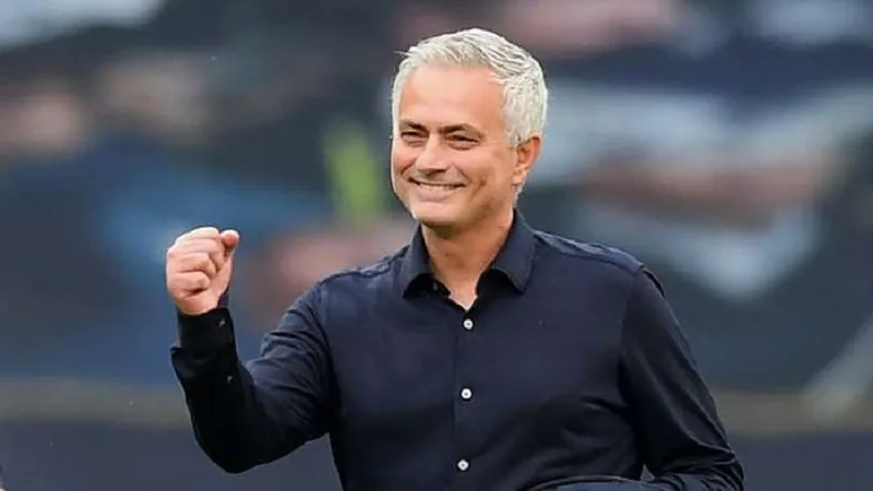 mourinho dang huan luyen doi nao
